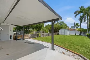 3577 Hibiscus Ave, Naples, FL 34104 - Photo 16