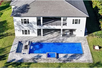5160 Teak Wood Dr, Naples, FL 34119 - Photo 6