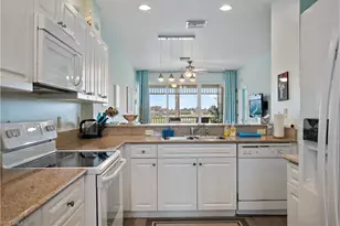 7925 Mahogany Run Ln, Naples, FL 34113 - Photo 10