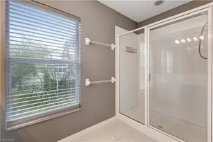 1088 Oxford Ln, Naples, FL 34105 - Photo 16