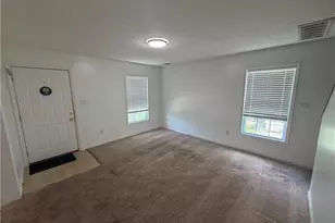 250 Leawood Cir, Naples, FL 34104 - Photo 6