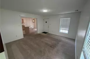 250 Leawood Cir, Naples, FL 34104 - Photo 4