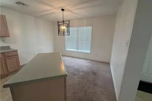 250 Leawood Cir, Naples, FL 34104 - Photo 10