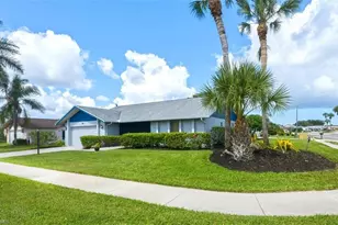 145 Marseille Dr, Naples, FL 34112 - Photo 2