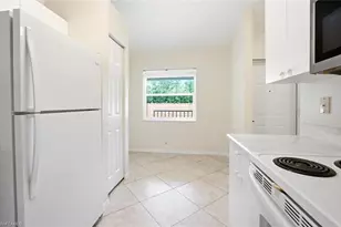 193 Robin Hood Cir, Naples, FL 34104 - Photo 16
