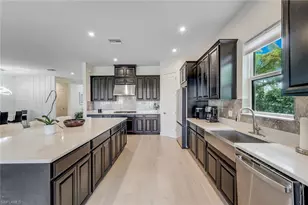 11110 Canal Grande Dr, Fort Myers, FL 33913 - Photo 10