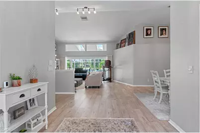 559 Henley Dr, Naples, FL 34104 - Photo 4