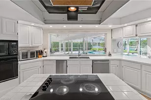 559 Henley Dr, Naples, FL 34104 - Photo 18
