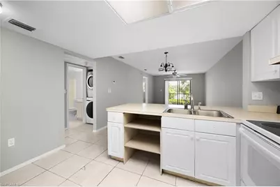 2700 Park Windsor Dr #714, Fort Myers, FL 33901 - Photo 4