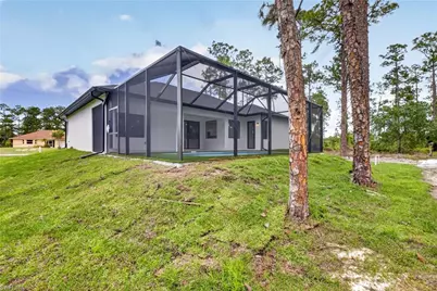 18 Scott Ave, Lehigh Acres, FL 33936 - Photo 6