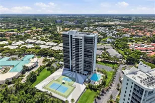 5601 Turtle Bay Dr, Naples, FL 34108 - Photo 32