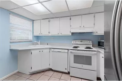 13 High Point Cir N #209, Naples, FL 34103 - Photo 12