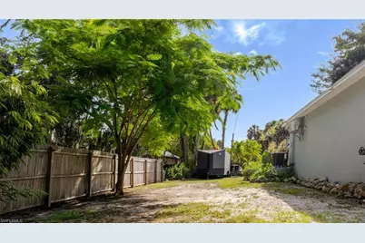 211 Palmacea Rd, Fort Myers, FL 33905 - Photo 32