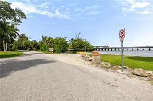 211 Palmacea Rd, Fort Myers, FL 33905 - Photo 46
