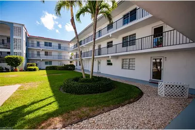 5 High Point Cir W #104, Naples, FL 34103 - Photo 16