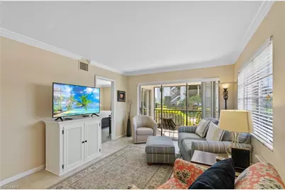5 High Point Cir W #104, Naples, FL 34103 - Photo 2