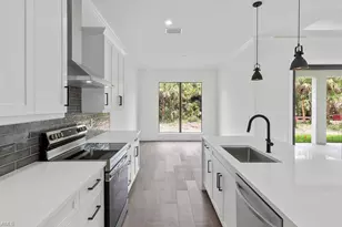 562 20th St SE, Naples, FL 34117 - Photo 4