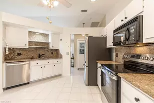 124 Versailles Cir, Naples, FL 34112 - Photo 10