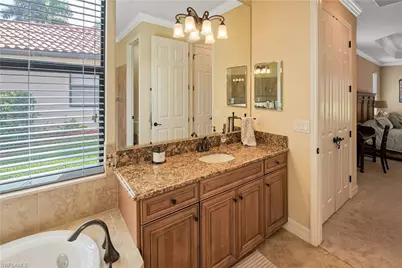 9215 Veneto Ln, Naples, FL 34113 - Photo 10