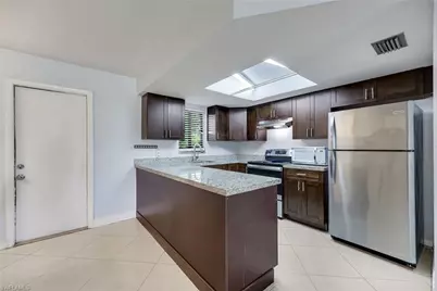 1400 Green Valley Cir #1002, Naples, FL 34104 - Photo 4
