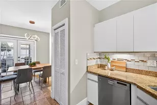 7100 Barrington Cir, Naples, FL 34108 - Photo 14