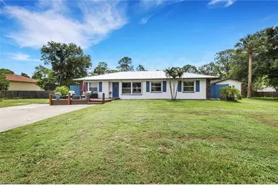 640 27th St SW, Naples, FL 34117 - Photo 4