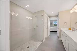 201 Indies Dr E, Naples, FL 34114 - Photo 18