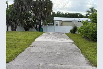 260 Cape Sable Dr, Naples, FL 34104 - Photo 2