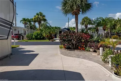 1146 Silver Lakes Blvd, Naples, FL 34114 - Photo 26