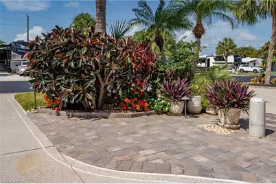 1146 Silver Lakes Blvd, Naples, FL 34114 - Photo 30