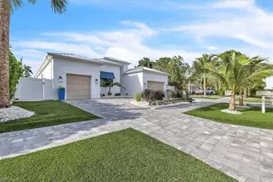 1187 22nd Ave N, Naples, FL 34103 - Photo 2