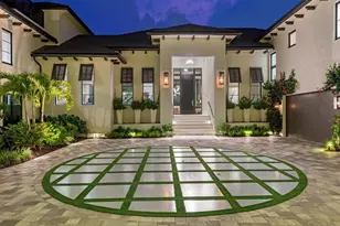 425 15th Ave S, Naples, FL 34102 - Photo 2