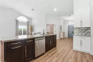 670 Lambton Ln, Naples, FL 34104 - Photo 8