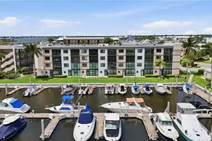 803 River Point Dr, Naples, FL 34102 - Photo 16