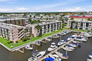 803 River Point Dr, Naples, FL 34102 - Photo 14