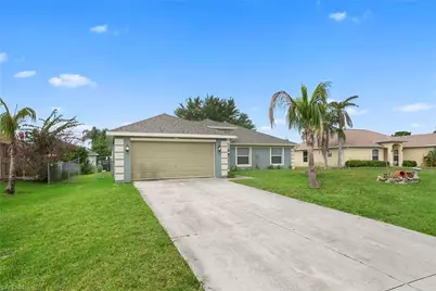 423 Windermere Dr, Lehigh Acres, FL 33972 - Photo 2