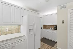 3951 Gulf Shore Blvd N, Naples, FL 34103 - Photo 12