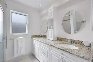 881 Gulf Pavilion Dr, Naples, FL 34108 - Photo 14