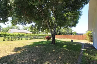 224 Erie Dr, Naples, FL 34110 - Photo 18