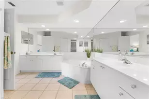 4907 Europa Dr, Naples, FL 34105 - Photo 18