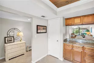 4640 Chantelle Dr, Naples, FL 34112 - Photo 12