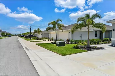20545 Hazelnut Ct S, Lehigh Acres, FL 33976 - Photo 32