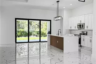 904 W 10th St, Lehigh Acres, FL 33972 - Photo 10