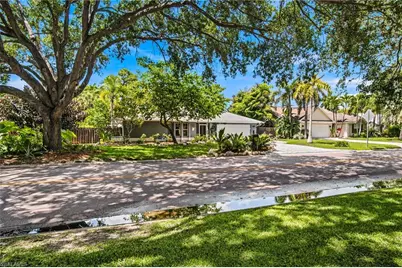 2667 River Reach Dr, Naples, FL 34104 - Photo 2