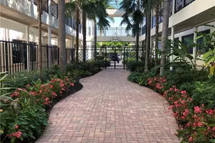1400 Gulf Shore Blvd N, Naples, FL 34102 - Photo 2