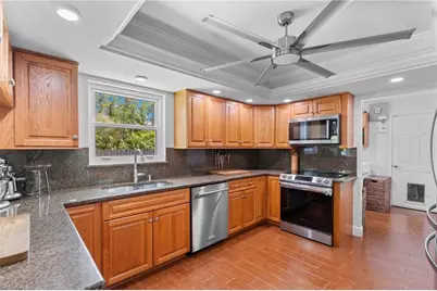 201 Perkins Dr, Naples, FL 34119 - Photo 10