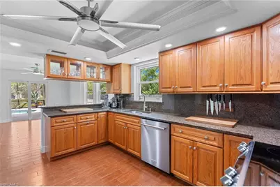 201 Perkins Dr, Naples, FL 34119 - Photo 8