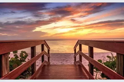 438 Torrey Pines Pt, Naples, FL 34113 - Photo 10