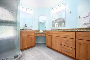 559 Beachwalk Cir, Naples, FL 34108 - Photo 20