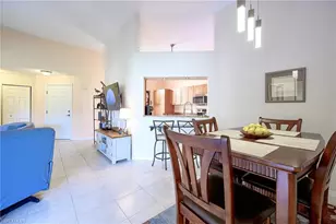 559 Beachwalk Cir, Naples, FL 34108 - Photo 16